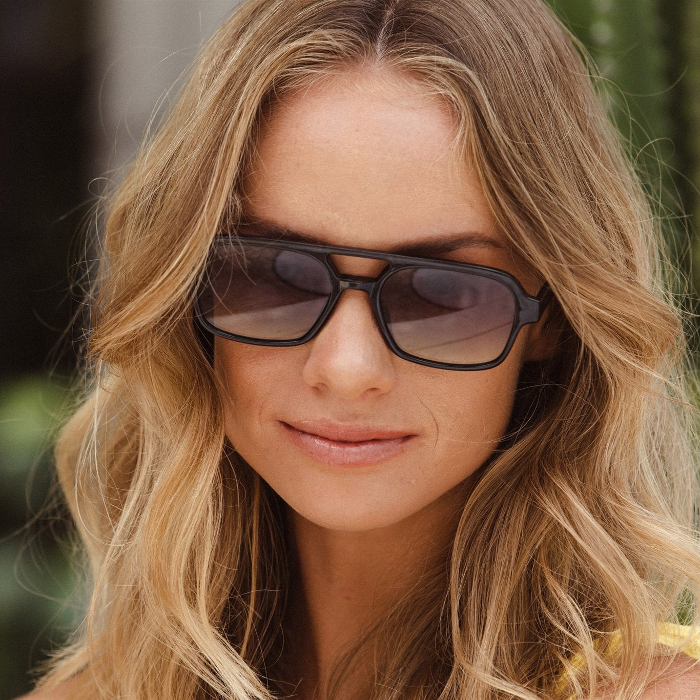 Azore - Gloss Black with Smoke Yellow Gradient Lens