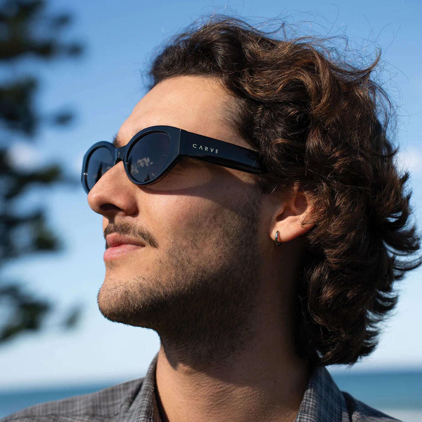 Lola - Gloss Black with Gray Lens